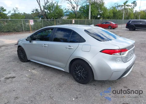 2020 Toyota Corolla Le z USA, uszkodzony, nr VIN JTDEPRAEXLJ101495